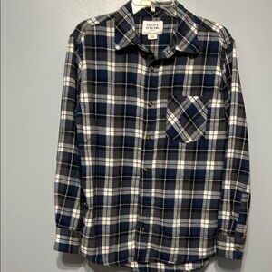 Field & Stream Blue and Black Casual Button Down Shirt